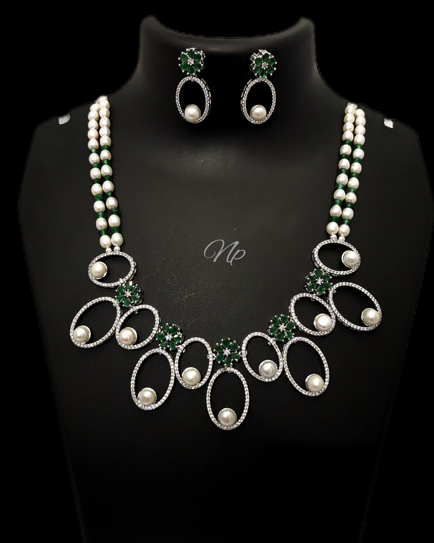 QUEEN PEARL SET