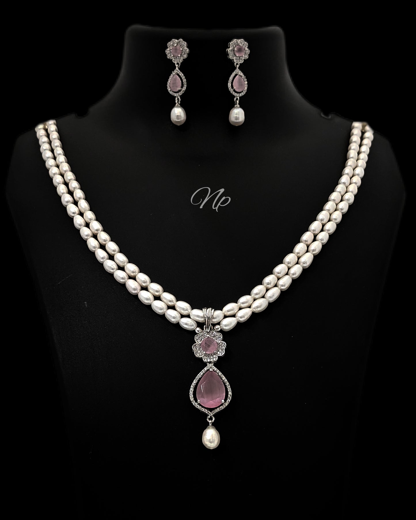 AUSTRALIAN PINK STONE PEARL SET.