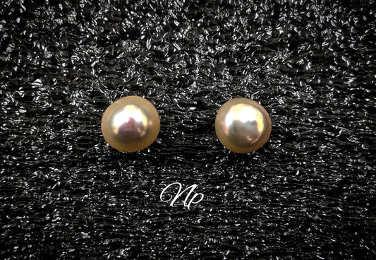 MEDIUM SIZE PEACH PEARL BUTTON TOPS. (Life long guarantee)