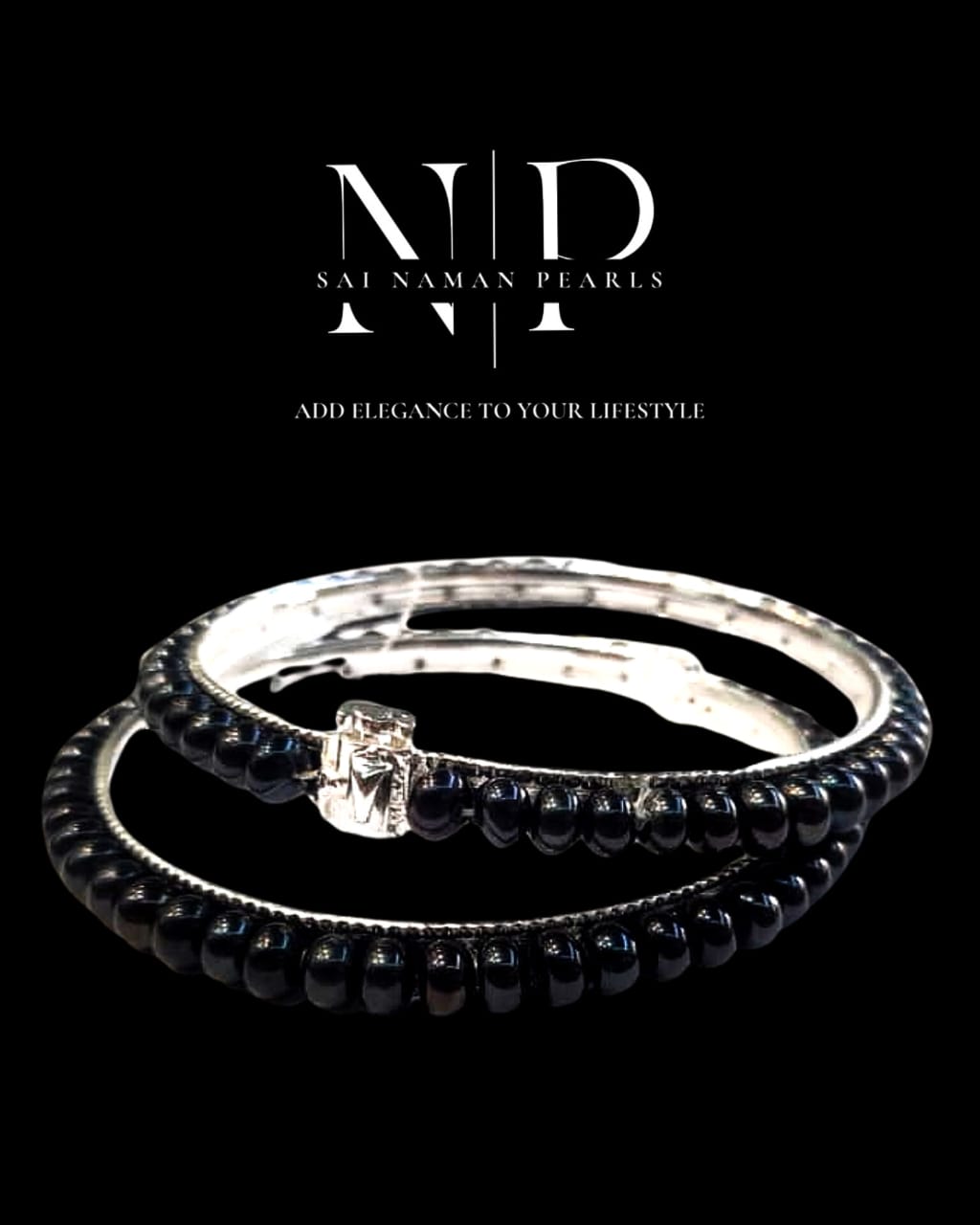 ROYAL BLACK PEARL BANGLES